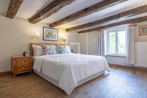 House with 7 bedroom(s) to sell in Schrassig