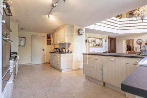House with 7 bedroom(s) to sell in Schrassig
