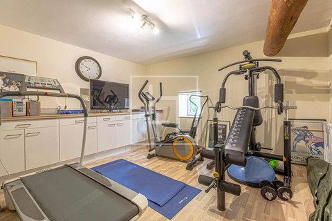 House with 7 bedroom(s) to sell in Schrassig