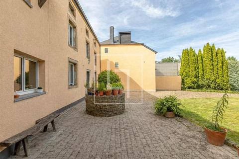 House with 7 bedroom(s) to sell in Schrassig