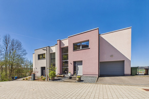 Semi-detached with 5 bedroom(s) to sell in Heisdorf