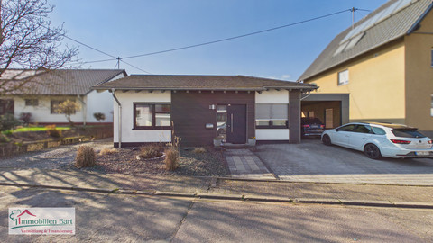 Moradia com 4  quarto(s) para venda em Saarburg