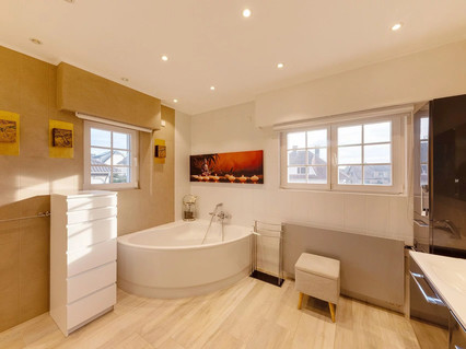 House with 5 bedroom(s) to sell in Bergem