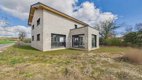 Villa with 4 bedroom(s) to sell in Newel