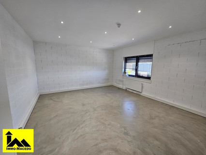 Office with 1 bedroom(s) to rent in Bissen