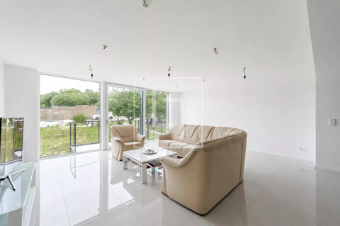 Moradia com 5 quarto(s) para venda em Belvaux