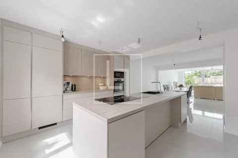 Moradia com 5 quarto(s) para venda em Belvaux