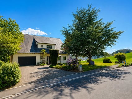 House with 6 bedroom(s) to sell in Wiltz