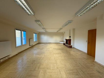 Office to rent in Mondercange