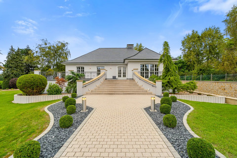 Villa with 5 bedroom(s) to sell in Kehlen