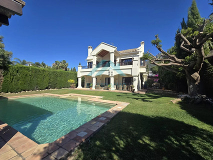 Villa with 7 bedroom(s) to sell in Marbella