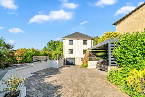 Villa with 6 bedroom(s) to sell in Dalheim