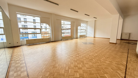 Business centre to sell in Luxembourg-Hollerich