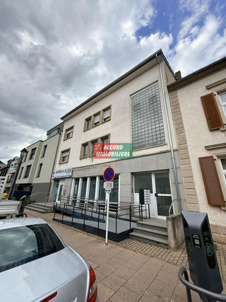 Local commercial à vendre à Kayl