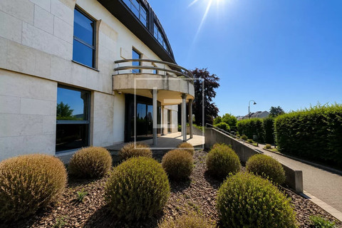 Office to rent in Mamer
