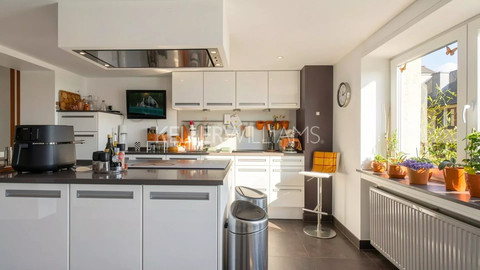 Village house with 8 bedroom(s) to sell in Eischen