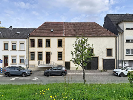 Small farmhouse with 4 bedroom(s) to sell in Bollendorf-Pont