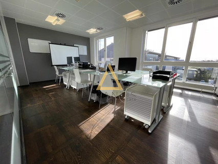 Office to rent in Sandweiler