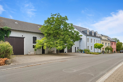 Haus 4 Zimmer zu verkaufen in Leudelange