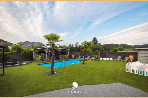 House with 5 bedroom(s) to sell in Trassem