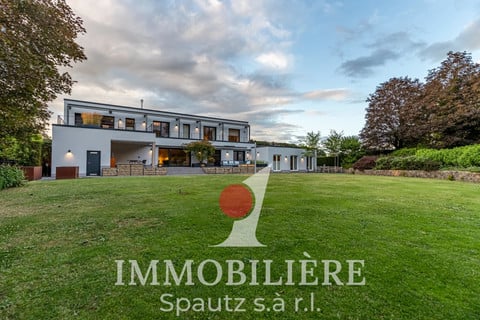 Haus 8 Zimmer zu verkaufen in Neuhäusgen