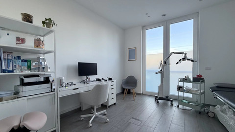 Büro 2 Zimmer zu vermieten in Rollingen